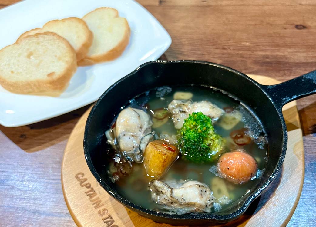 北海道産カキのアヒージョ