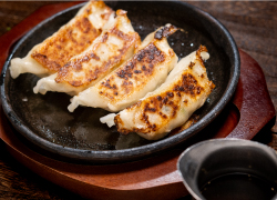鉄板餃子
